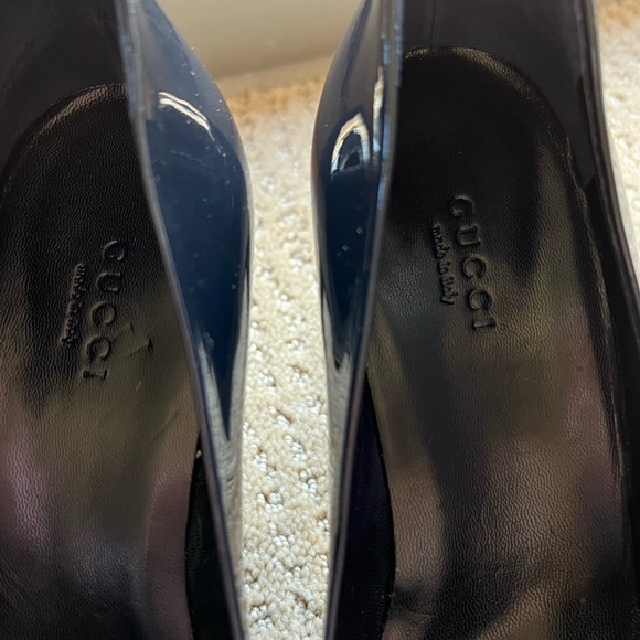 Almost New Gucci GG Navy Patent platform heels - Picture 11 of 15